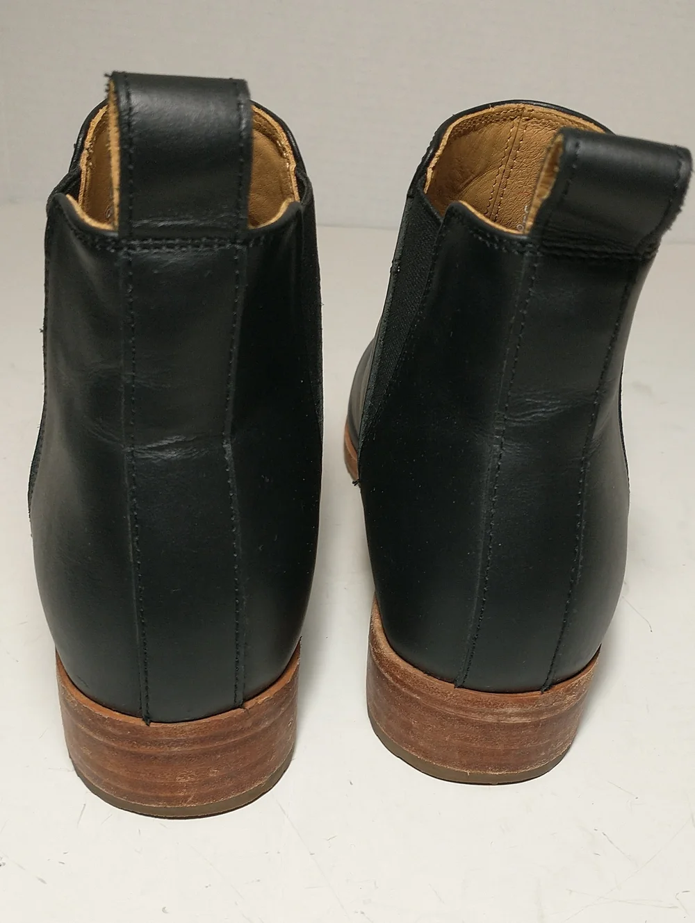 LIKE NEW Nisolo Made In Peru, Black Leather Pointed Toe Bootie, Size 6.5